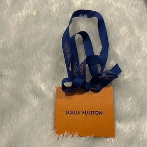 LOUIS VUITTON ribbon and card